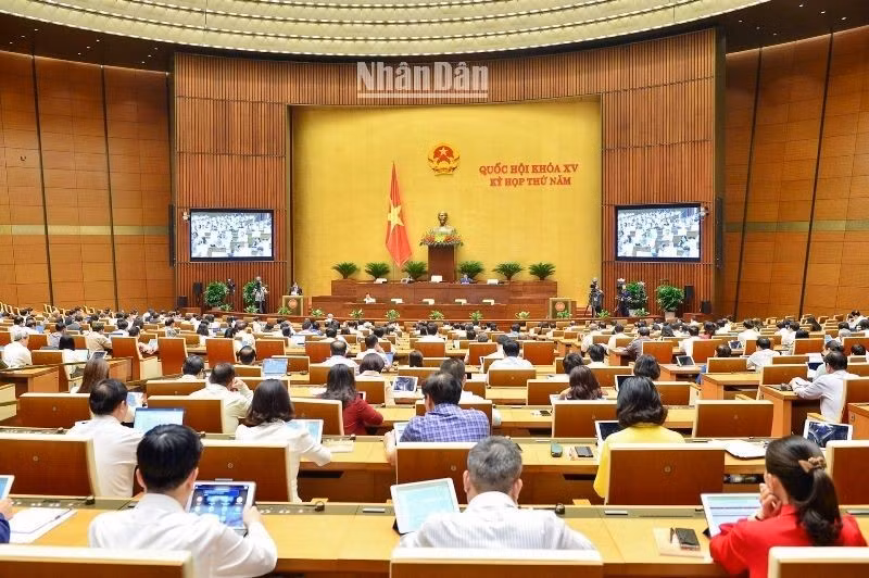 Les députés de l'Assemblée nationale vietnamienne assistent à la séance de travail le 26 mai après-midi. Photo : NDEL. 