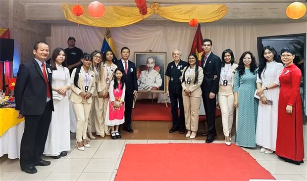 Lors de l’événement à Caracas, au Venezuela, le 19 janvier. Photo : Ambassade du Vietnam au Venezuela