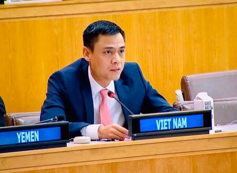 L'ambassadeur Dang Hoàng Giang. Photo : baoquocte.