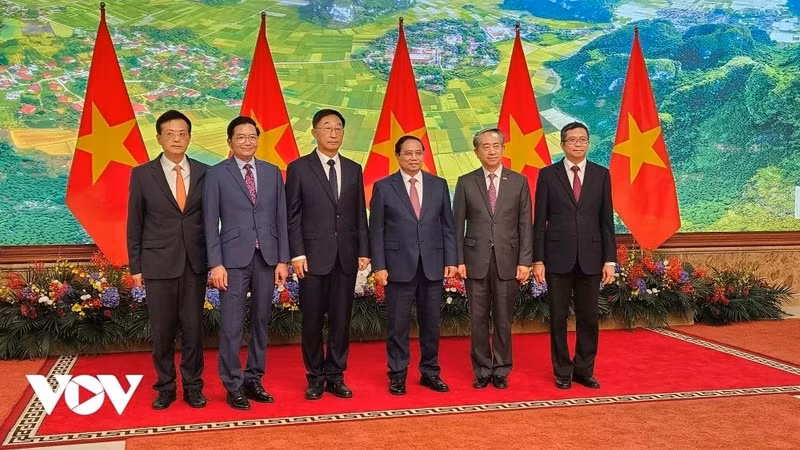 Le Premier ministre Pham Minh Chinh a reçu le 28 août le secrétaire du Comité régional du Parti du Guangxi (Chine), Liu Ning, au siège du gouvernement.