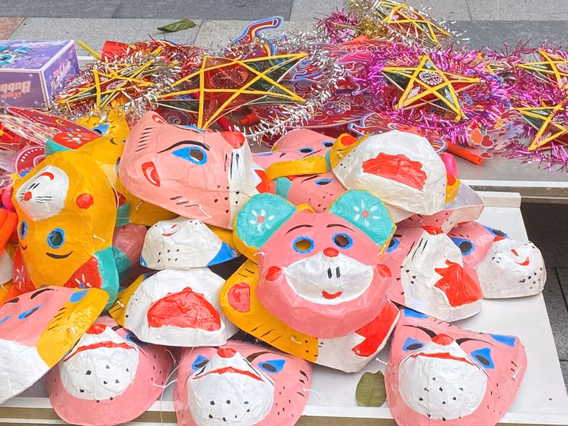 Hanoï : rue Hang Ma, un lieu qui préserve les valeurs spirituelles de la Fête de la mi-automne traditionnelle ảnh 1