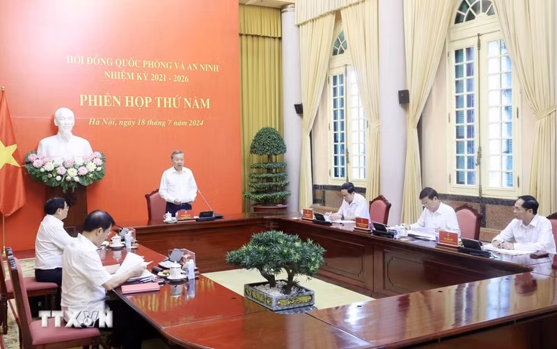 Le président vietnamien To Lam préside la 5e réunion du Conseil national de défense et de sécurité. Photo : VNA.