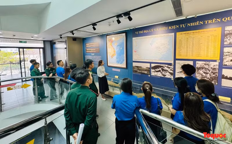 Au cours des six premiers mois de l’année 2024, la Galerie Hoàng Sa a accueilli 9 341 visiteurs et 116 groupes de visiteurs pour découvrir et se renseigner sur la souveraineté du Vietnam sur l’archipel de Hoang Sa.