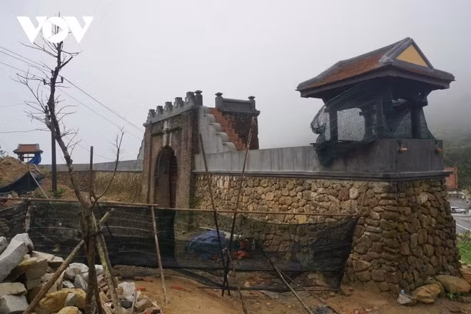 Les murs du site sont restaurés, tout en préservant leurs caractéristiques anciennes. Les murs du site sont restaurés, tout en préservant leurs caractéristiques anciennes.