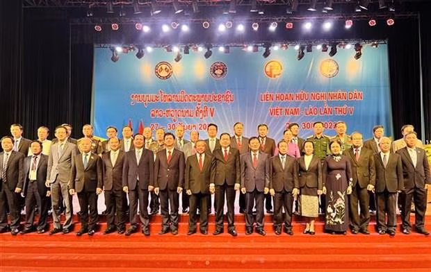 Des délégués à la cérémonie d'ouverture du 5e Festival de l’amitié entre les peuples Vietnam-Laos. Photo: VNA