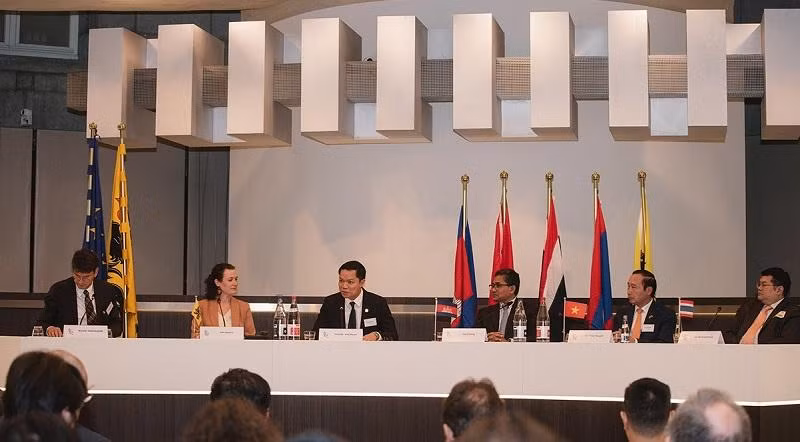 lL’ambassadeur vietnamien, Nguyên Van Thao participe au Forum sur la Commission du Mékong (MRC). Photo : baoquocte.