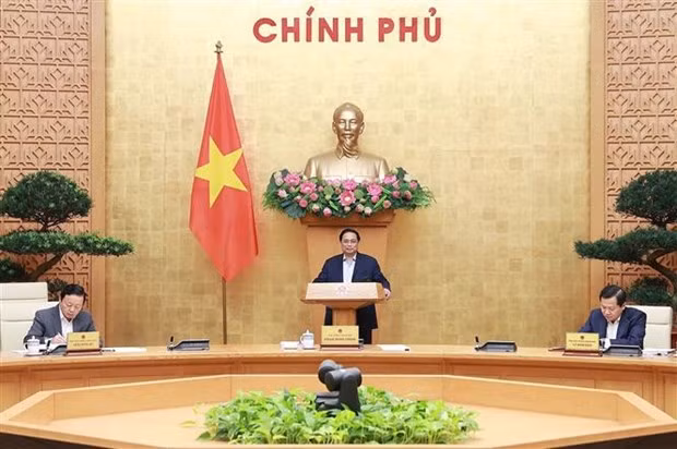 Le Premier ministre Pham Minh Chinh (debout). Photo : VNA.