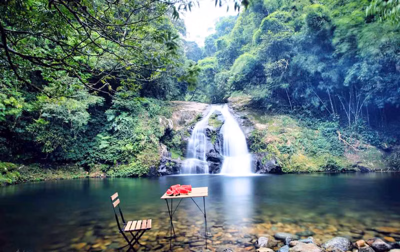 Chaque niveau de la cascade de Khe Tiên a sa propre beauté. Photo : baoquangninh.vn