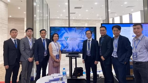 Groupe de travail du réseau d'innovation au Centre NIC Hoa Lac, en banlieue de la capitale Hanoi. Photo : VNA.