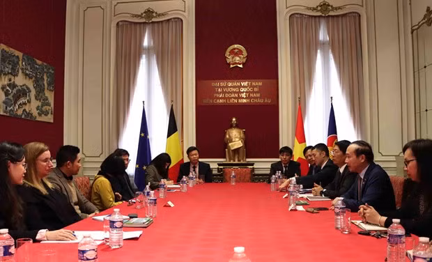 Vue générale de la table ronde. Photo : VNA.
