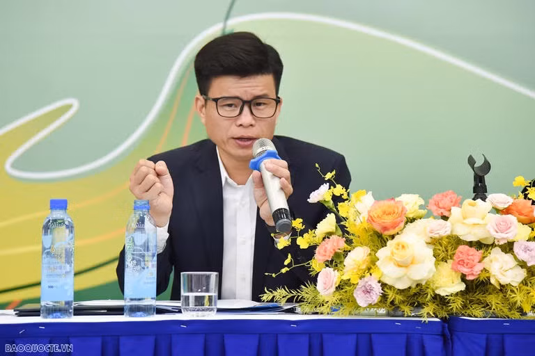 Hoang Thai Ha, président du syndicat du Département des services au corps diplomatique, chef adjoint du Comité d’organisation du Festival, a informé la presse dans la matinée du 21 novembre 2024 du programme du Festival international de la gastronomie 2024. Photo : Baoquocte. Photo : baoquocte.vn