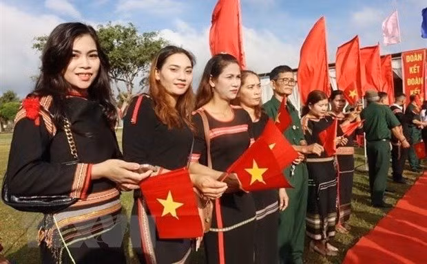 Habitants du village Ciet, commune d'Ea Tieu, district de Cu Kuin, province de Dak Lak, lors de la Journée de la grande union nationale 2022. Photo: VNA