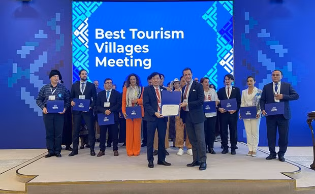 L'OMT a annoncé la liste des meilleurs villages touristiques 2023 lors d'une réunion à Samarkand, en Ouzbékistan, le 19 octobre. Photo: VNA L'OMT a annoncé la liste des meilleurs villages touristiques 2023 lors d'une réunion à Samarkand, en Ouzbékistan, le 19 octobre. Photo: VNA