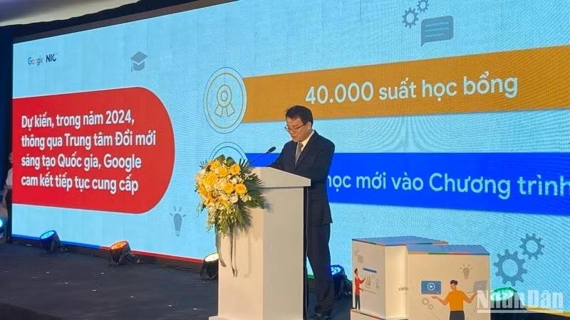 Le vice-ministre du Plan et de l’Investissement, Trân Quôc Phuong, prend la parole lors de la séminaire. 