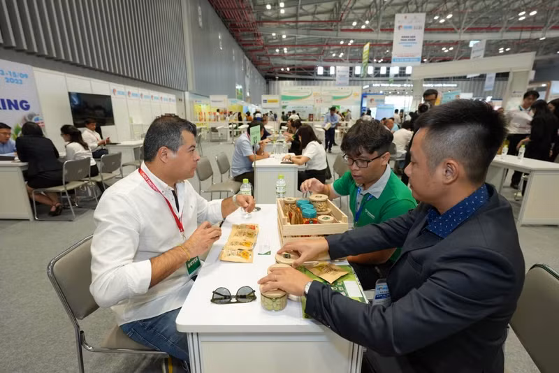 Vietnam International Sourcing 2024 aura une taille doublée par rapport à 2023, avec 10 000 m² pour 500 entreprises, représentant différents secteurs de la chaîne d’approvisionnement internationale. Photo : congthuong.