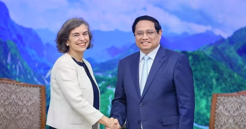 Le Premier ministre Pham Minh Chinh reçoit l'ambassadrice d'Espagne au Vietnam, Carmen Cano De Lasala. Photo : VNA. 