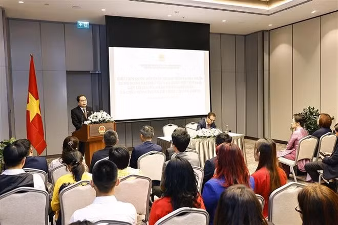 Le président de l’Assemblée nationale du Vietnam, Trân Thanh Mân s'exprime lors de la rencontre, à Tachkent, en Ouzbékistan. Photo: VNA