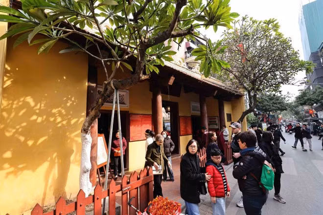 Le temple Bach Ma. Photo: VNA