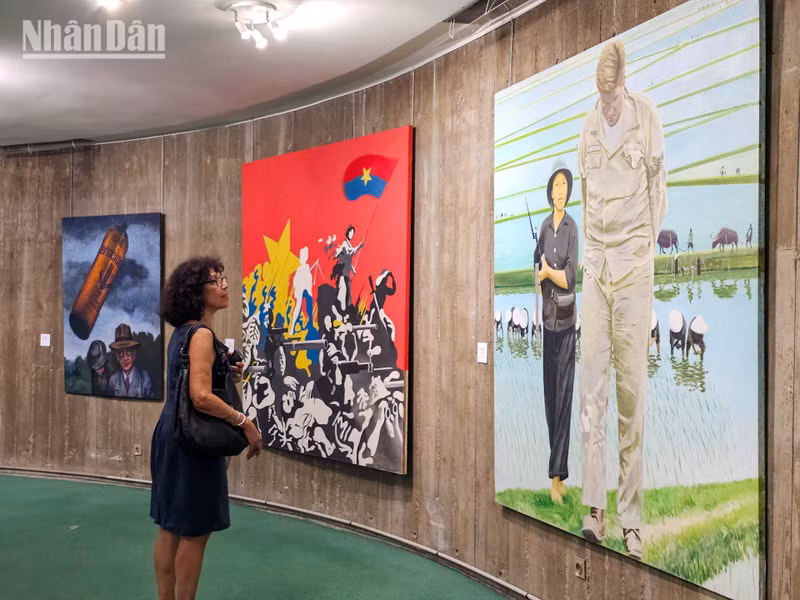 Les artistes français ont exprimé, à travers leur art, leur solidarité et leur désir de paix pour le Vietnam. Photo : Minh Duy Les artistes français ont exprimé, à travers leur art, leur solidarité et leur désir de paix pour le Vietnam. Photo : Minh Duy