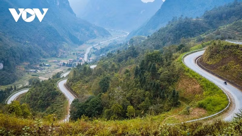 Le marché de Pho Cao se situe au centre de la commune de Pho Cao, dans le district de Dong Van, au cœur d’une vallée longue et étroite. Photo : VOV.