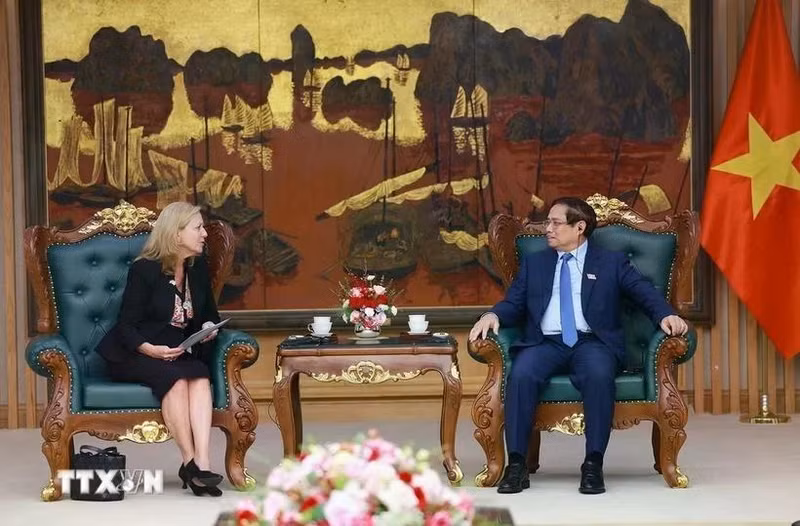 Le Premier ministre Pham Minh Chinh reçoit Mariam J. Sherman, directrice nationale de la BM pour le Vietnam, le Laos et le Cambodge. Photo: VNA 