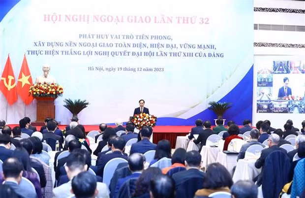 Le ministre vietnamien des Affaires étrangères, Bùi Thanh Son, prend la parole. Photo : VNA. Le ministre vietnamien des Affaires étrangères, Bùi Thanh Son, prend la parole. Photo : VNA.