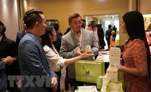 Présentation de produits vietnamiens à cette occasion. Photo : VNA