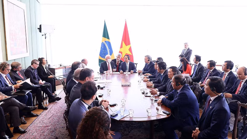 Entretien entre le Premier ministre Pham Minh Chinh et le Président Luiz Inacio Lula da Silva. Photo : congthuong.vn