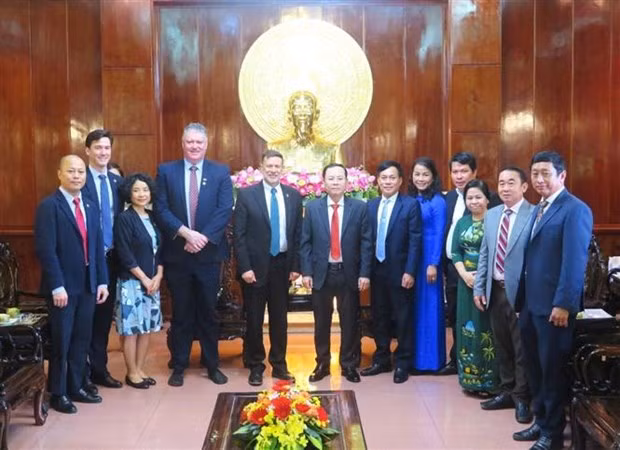 Les délégués lors de la séance de travail. Photo : VNA.