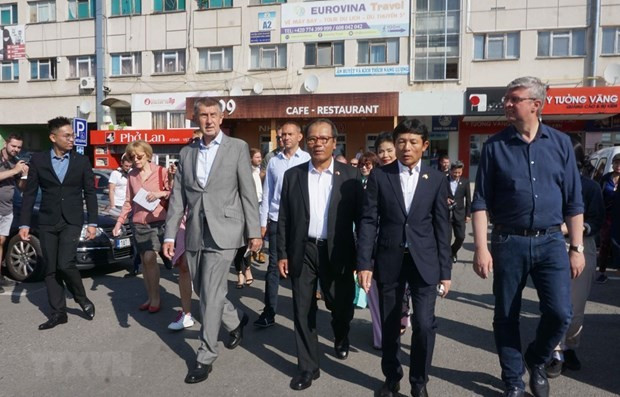 Le Premier ministre tchèque, Andrej Babis, en visite dans le Centre commercial Sapa en septembre 2021. Photo : thoidai.com.vn
