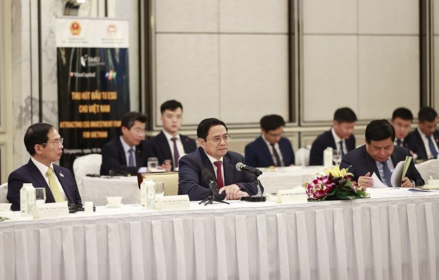 Le Premier ministre Pham Minh Chinh prend la parole lors de la réunion. Photo : VNA