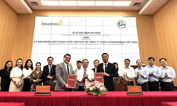 Cérémonie de signature de l’accord de coopération entre Cân Tho et AstraZeneca. Photo : VNA