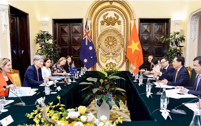 Grâce au maintien des échanges de délégations et des contacts de haut niveau, les relations politiques entre le Vietnam et l'Australie se sont resserrées et fiabilisées. Photo : NDEL.