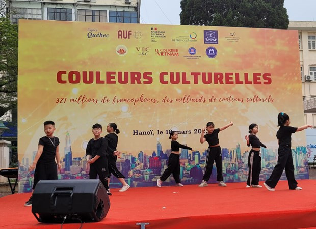Un numéro artistique à l'Espace "Musique" de la fête "Couleurs culturelles". Photo : CVN.