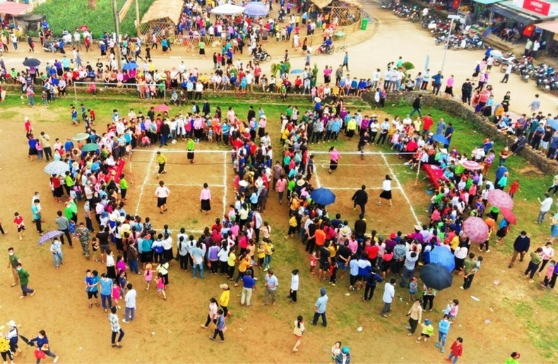 Lors d’une Fête de l'Ethnie Tày à Nghia Dô (dictrict de Bao Yên). Photo : thoidai.com.vn