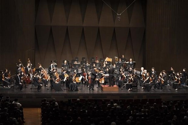 Concert en l’honneur du 50e anniversaire des relations diplomatiques Vietnam-Japon. Photo : VNA.