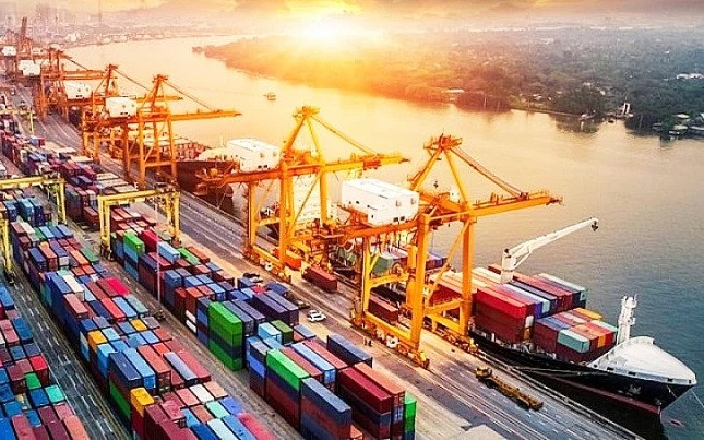 Le Vietnam a affiché un excédent commercial record de 26 milliards de dollars en 2023. Photo : sggp.org.vn