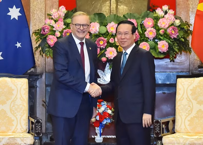 Le Président vietnamien, Vo Van Thuong (à droite) et le Premier ministre australien, Anthony Albanese. Photo : VNA.