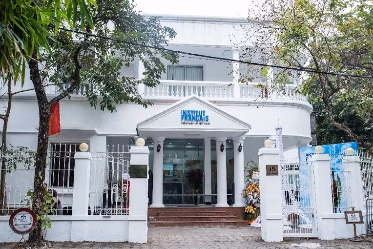 L’Institut français de Hanoï au numéro 15 de la rue Thiên Quang. Photo : baoquocte.vn