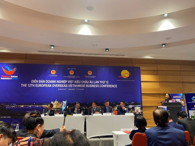 Le 12e Forum des entreprises vietnamiennes d'outre-mer, le 30 septembre à Budapest, Hongrie Photo : congthuong.vn