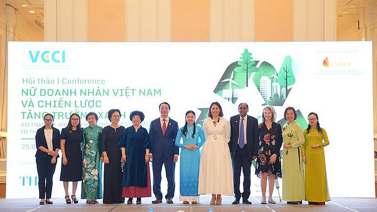 Des délégués lors du séminaire. Photo : baoquocte.vn