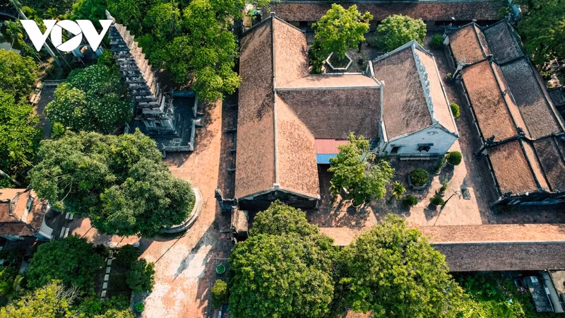 La pagode Phô Minh est un endroit qui renferme de nombreux trésors. La pagode est également connue sous le nom de pagode de la tour, car il y a une tour Phô Minh de 14 étages, construite sous la dynastie Trân.