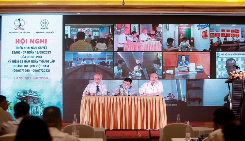 Conférence pour mettre en œuvre la résolution gouvernementale n° 82 du 18 mai 2023 sur les solutions pour accélérer la reprise et le développement du secteur du tourisme. Photo : baoquocte.vn