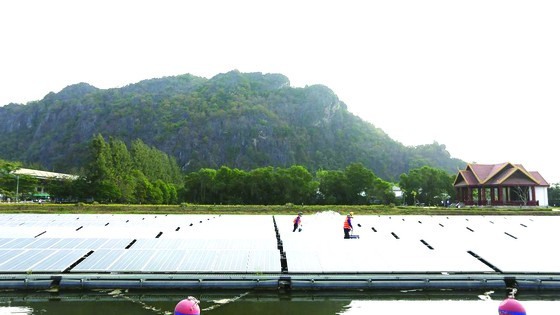 Une centrale solaire au Cambodge. Photo : sggp.org.vn