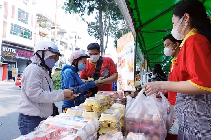 Une foire du coeur du Têt à Hô Chi Minh-Ville Photo : VOV
