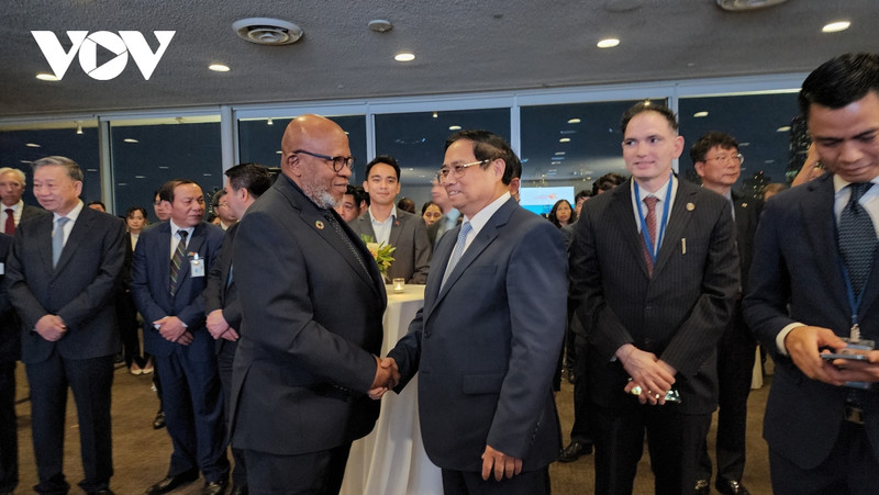 Pham Minh Chinh et Dennis Francis à la cérémonie de célébration des 78 ans de la Fête nationale du Vietnam (le 2 septembre) et des 46 ans de son adhésion aux Nations Unies. Photo : VNA.