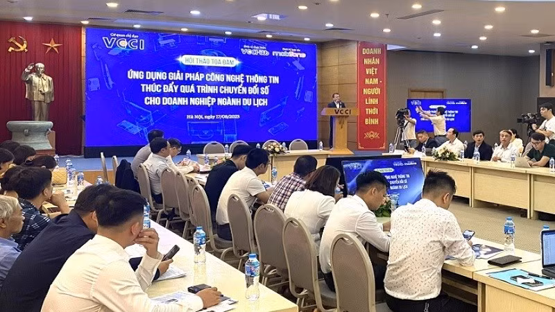 Séminaire « Application des solutions de technologie de l’information pour promouvoir la transformation numérique des entreprises touristiques ». Photo ; NDEL