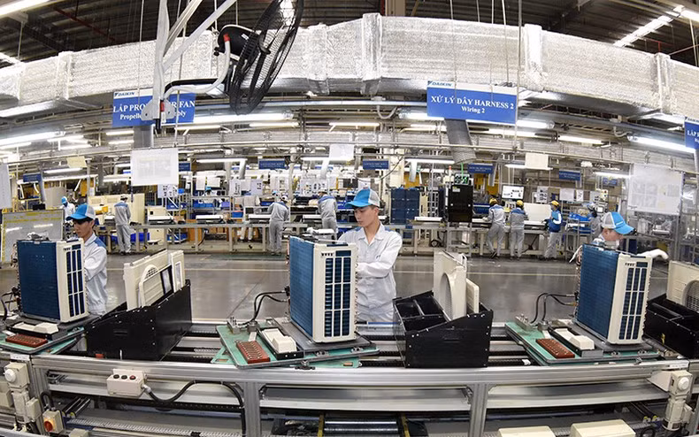 Jusqu’au juin 2023, le Vietnam comptait 37 541 projets d’investissement étrangers valides avec un capital social total de près de 449,48 milliards de dollars. Photo : NDEL.