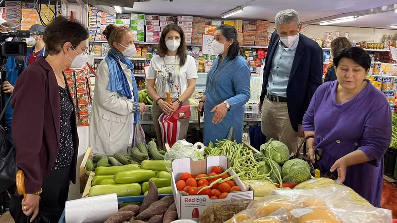 Un stand vietnamien dans le centre commercial à Prague. Photo : VOV