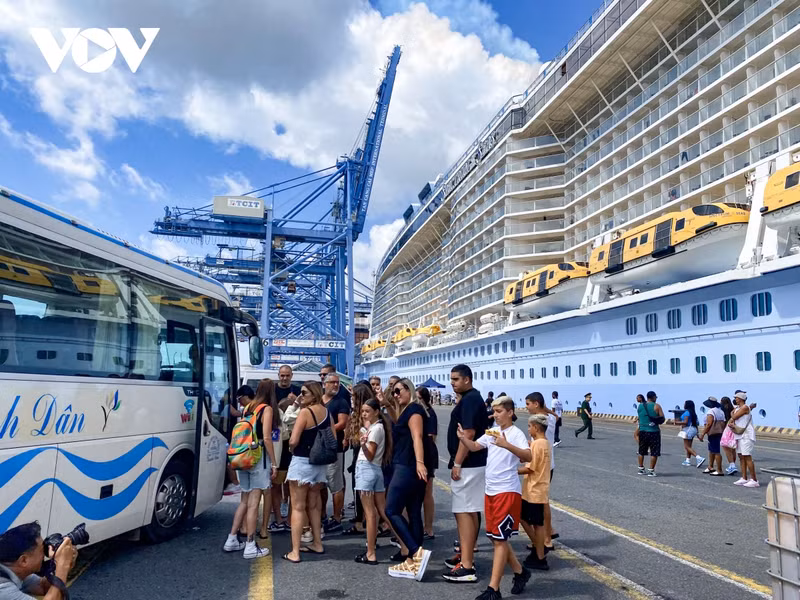 Le navire Spectrum of the Seas du groupe Royal Caribbean International accosté à Ba Ria - Vung Tau le 22 août. Photo : VOV
